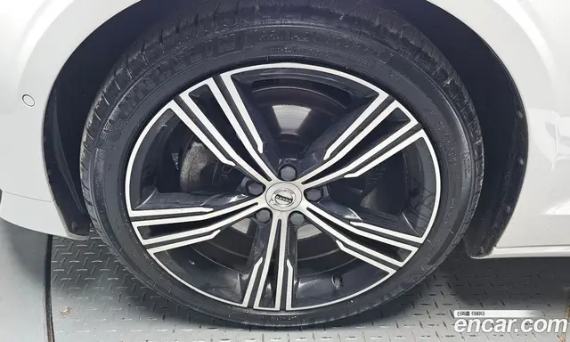 Volvo S60 2020 2.0 автомат (гидро), миниатюра 5 Volvo S60 2020 2.0 автомат (гидро), миниатюра 5