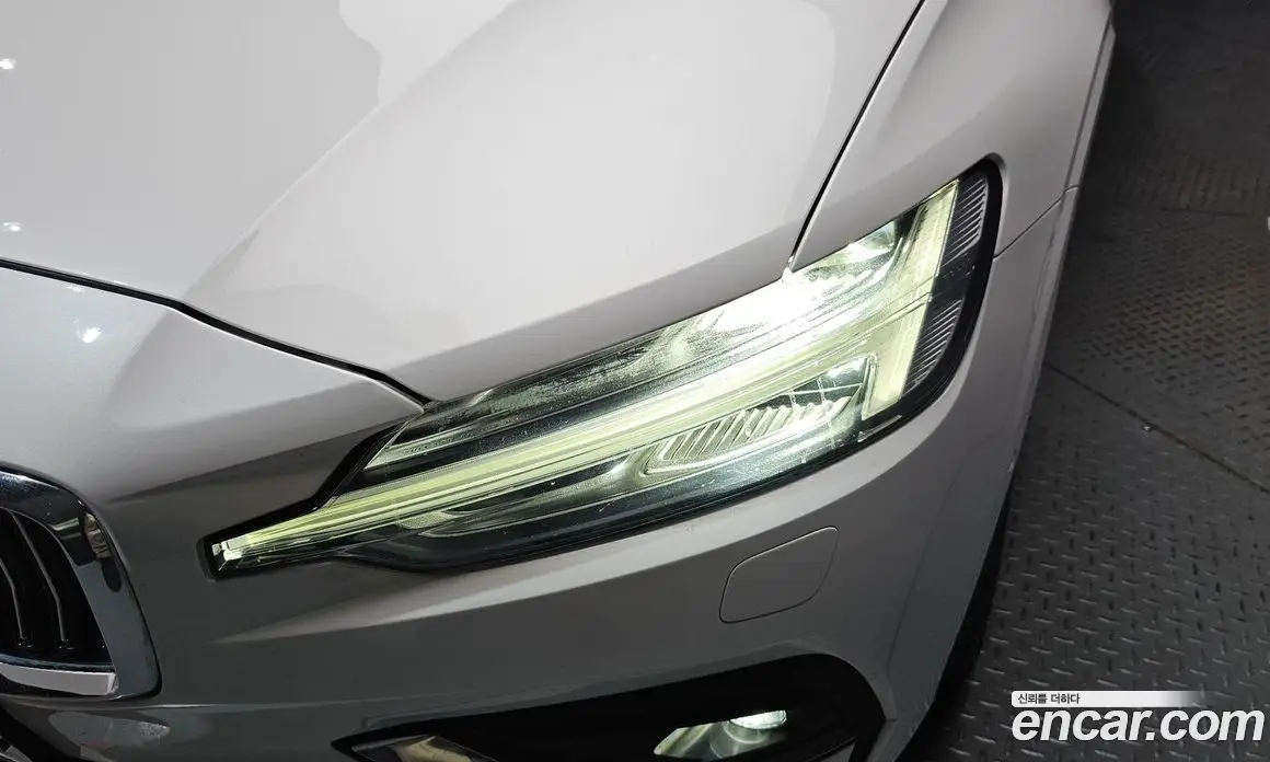 Volvo S60 2020 2.0 автомат (гидро), фото 8 Volvo S60 2020 2.0 автомат (гидро), фото 8