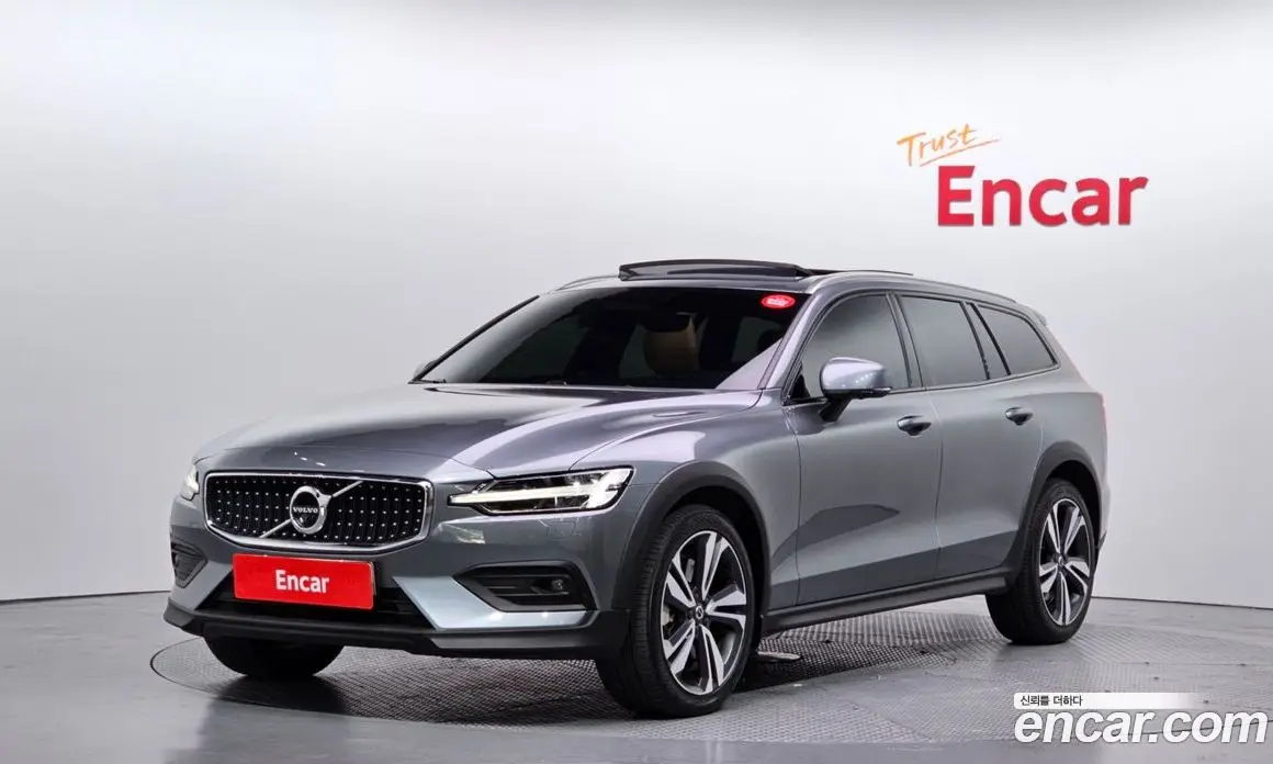 Volvo V60 2020 2.0 автомат (гидро), фото 1 Volvo V60 2020 2.0 автомат (гидро), фото 1