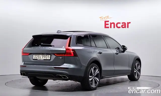 Volvo V60 2020 2.0 автомат (гидро), миниатюра 2 Volvo V60 2020 2.0 автомат (гидро), миниатюра 2