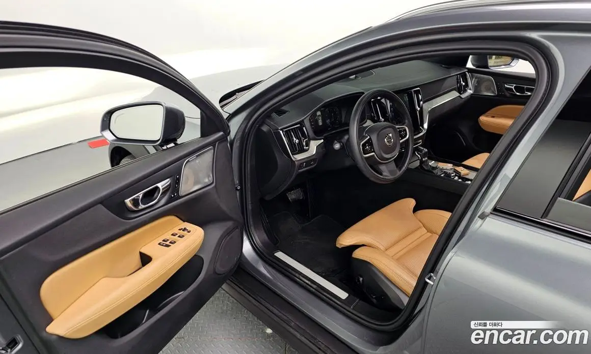 Volvo V60 2020 2.0 автомат (гидро), фото 13 Volvo V60 2020 2.0 автомат (гидро), фото 13