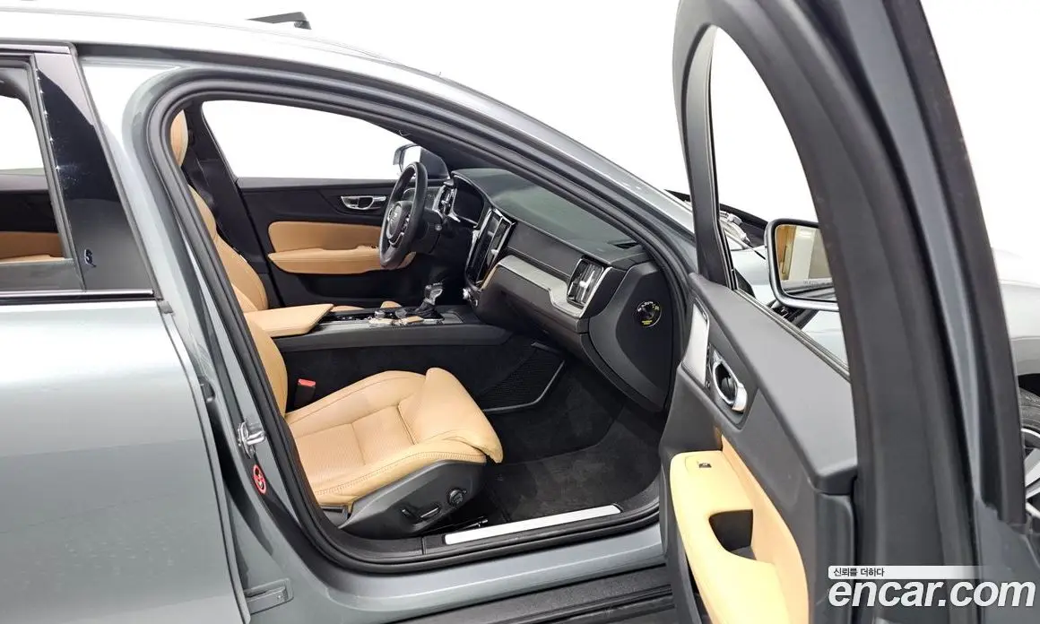 Volvo V60 2020 2.0 автомат (гидро), фото 16 Volvo V60 2020 2.0 автомат (гидро), фото 16