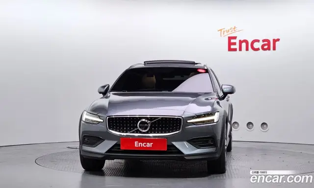 Volvo V60 2020 2.0 автомат (гидро), миниатюра 3 Volvo V60 2020 2.0 автомат (гидро), миниатюра 3