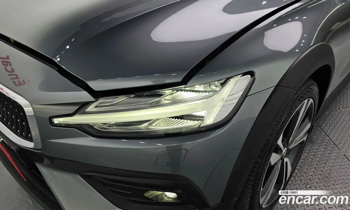 Volvo V60 2020 2.0 автомат (гидро), фото 8 Volvo V60 2020 2.0 автомат (гидро), фото 8