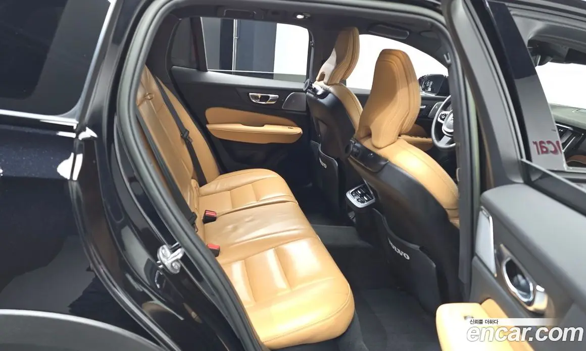 Volvo V60 2023 2.0 автомат (гидро), фото 17