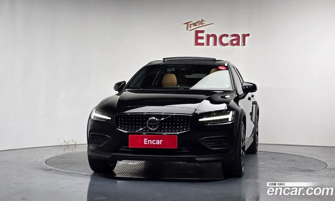 Volvo V60 2023 2.0 автомат (гидро), фото 3