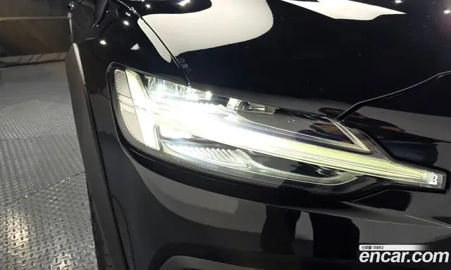 Volvo V60 2023 2.0 автомат (гидро), миниатюра 8
