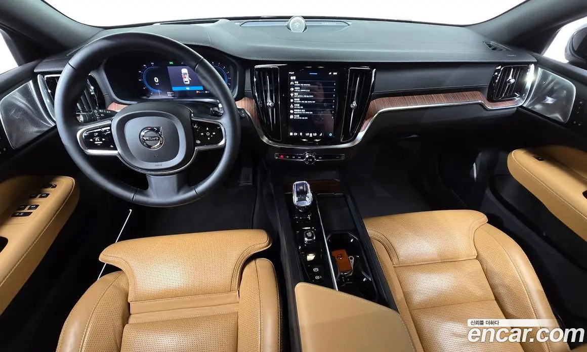 Volvo V60 2023 2.0 автомат (гидро), фото 10