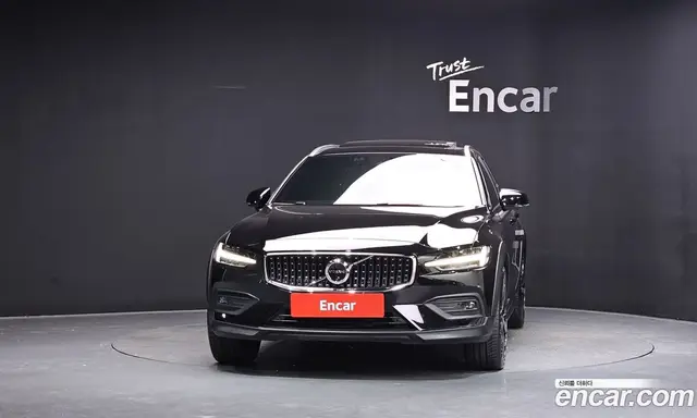 Volvo V60 2025 2.0 автомат (гидро), миниатюра 2