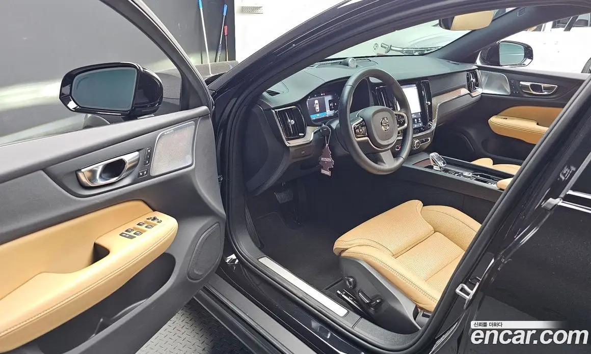 Volvo V60 2025 2.0 автомат (гидро), фото 12