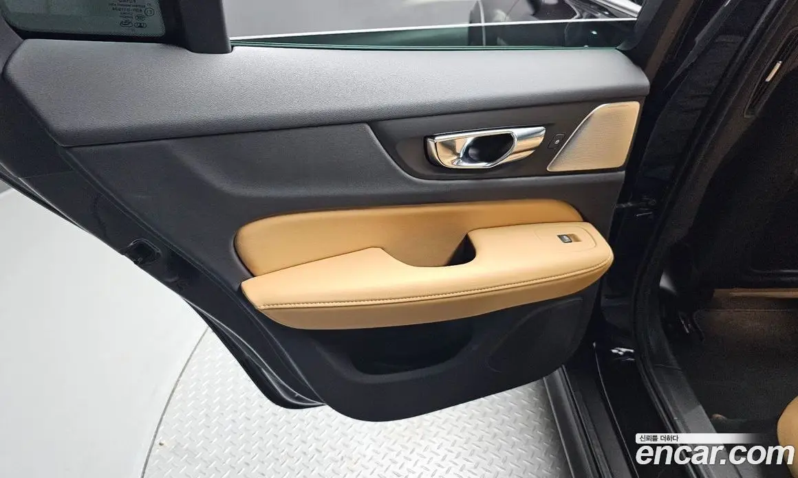 Volvo V60 2025 2.0 автомат (гидро), фото 14