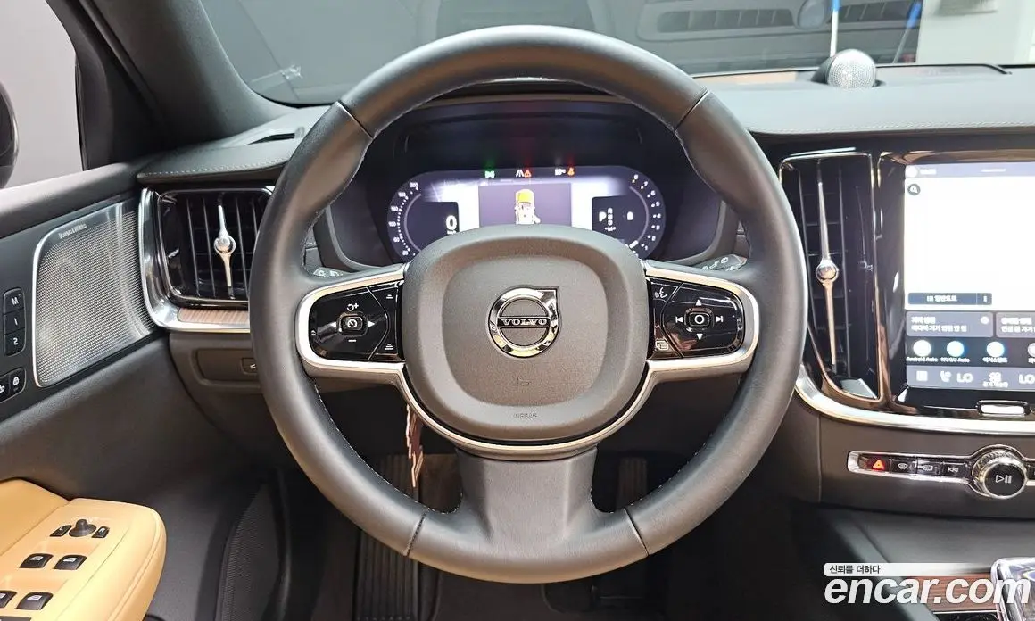 Volvo V60 2025 2.0 автомат (гидро), фото 17