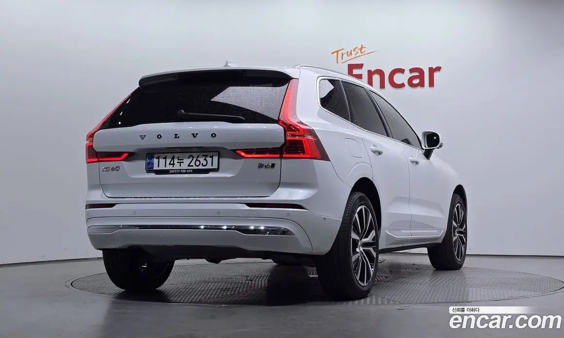 Volvo XC60 2023 2.0 автомат (гидро), фото 2 Volvo XC60 2023 2.0 автомат (гидро), фото 2