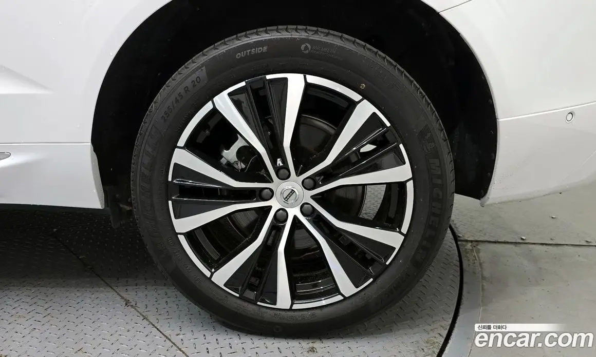 Volvo XC60 2023 2.0 автомат (гидро), фото 7 Volvo XC60 2023 2.0 автомат (гидро), фото 7