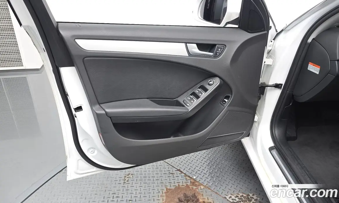 Audi A4 2015 2.0 автомат (гидро), фото 13