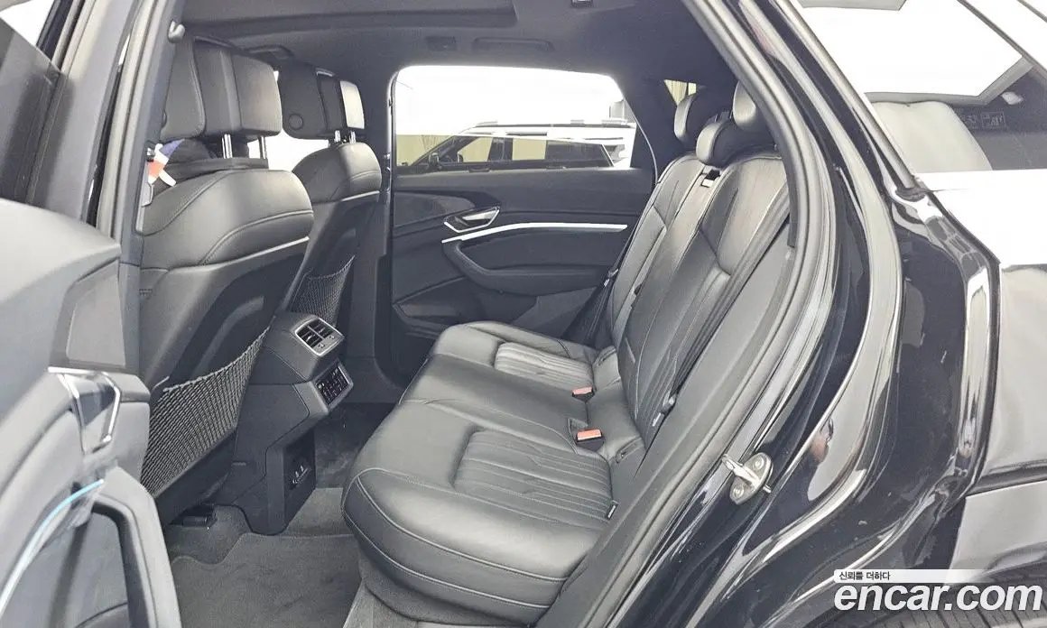 Audi e-tron 2022 0.2 автомат (гидро), фото 16