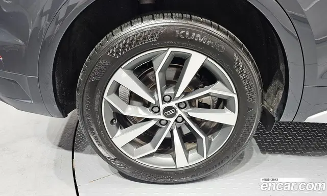Audi Q5 2023 2.0 автомат (гидро), миниатюра 5