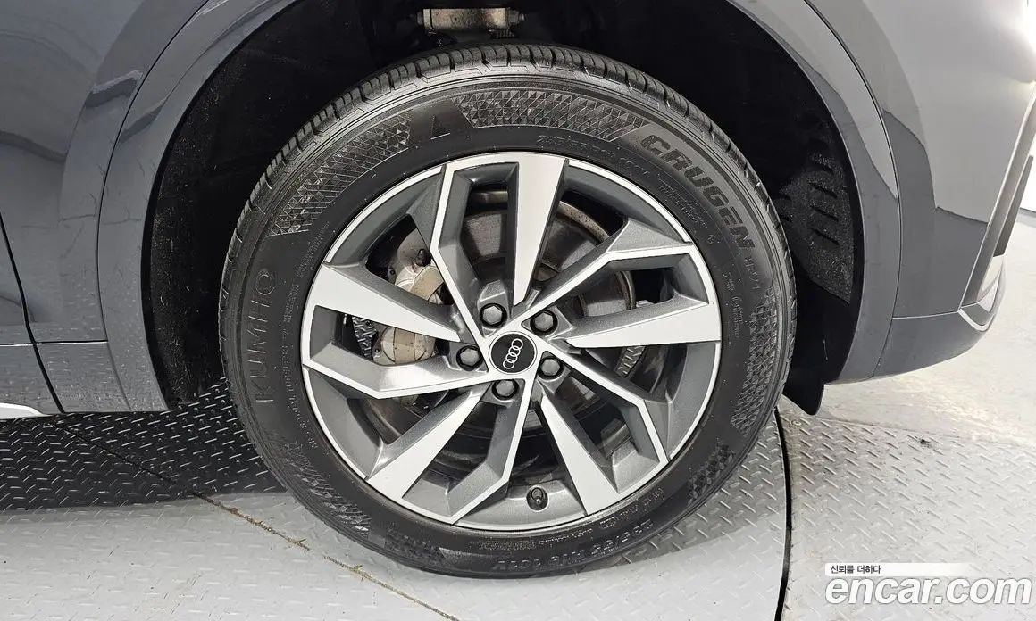Audi Q5 2023 2.0 автомат (гидро), фото 7