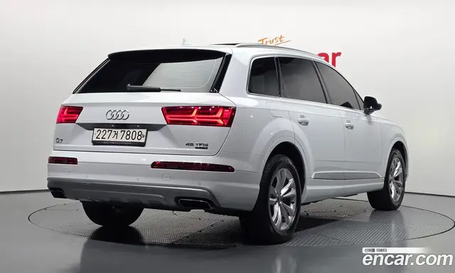 Audi Q7 2019 2.0 автомат (гидро), миниатюра 2