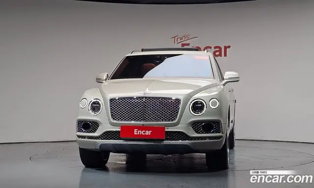 Bentley Bentayga 2018 6.0 автомат (гидро), миниатюра 2