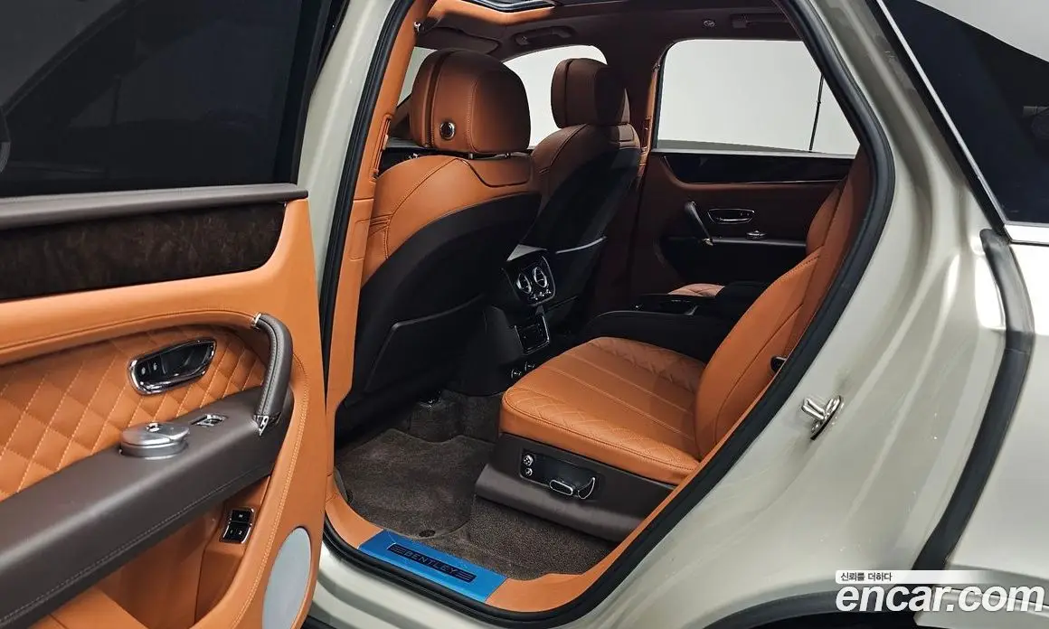 Bentley Bentayga 2018 6.0 автомат (гидро), фото 15