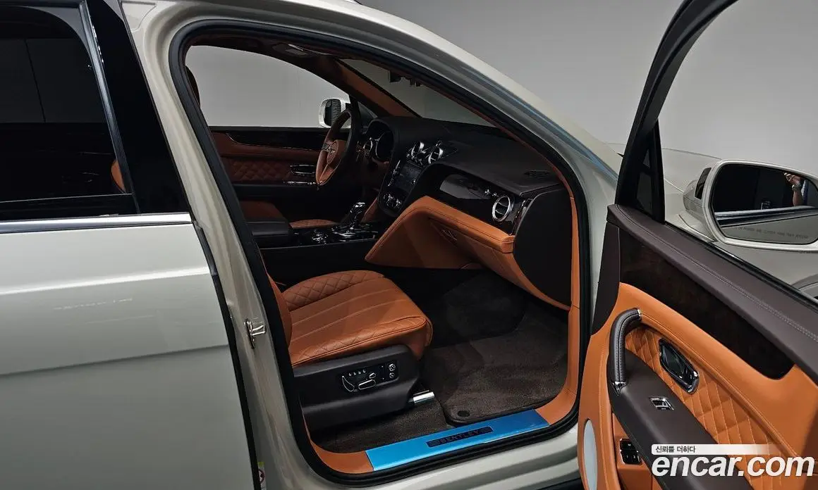 Bentley Bentayga 2018 6.0 автомат (гидро), фото 16