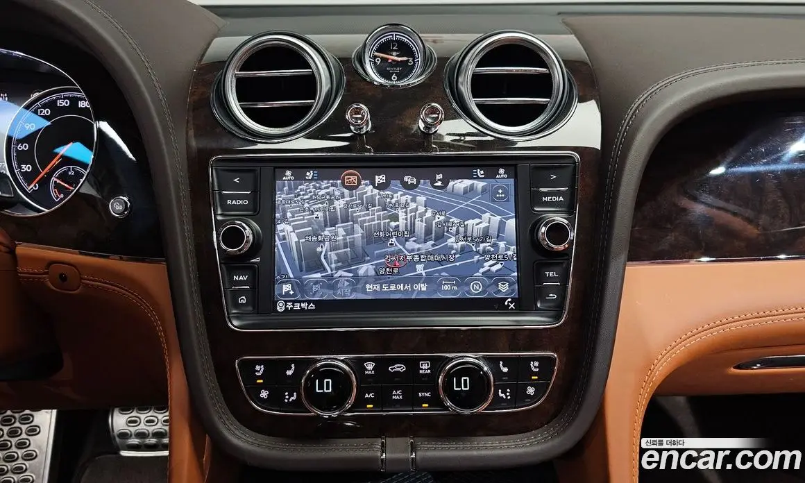 Bentley Bentayga 2018 6.0 автомат (гидро), фото 19