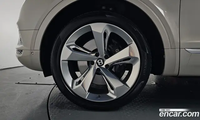 Bentley Bentayga 2018 6.0 автомат (гидро), миниатюра 4
