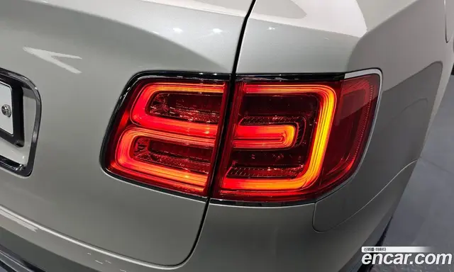 Bentley Bentayga 2018 6.0 автомат (гидро), миниатюра 8