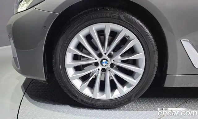 BMW 5 серия 2020 2.0 автомат (гидро), миниатюра 5 BMW 5 серия 2020 2.0 автомат (гидро), миниатюра 5