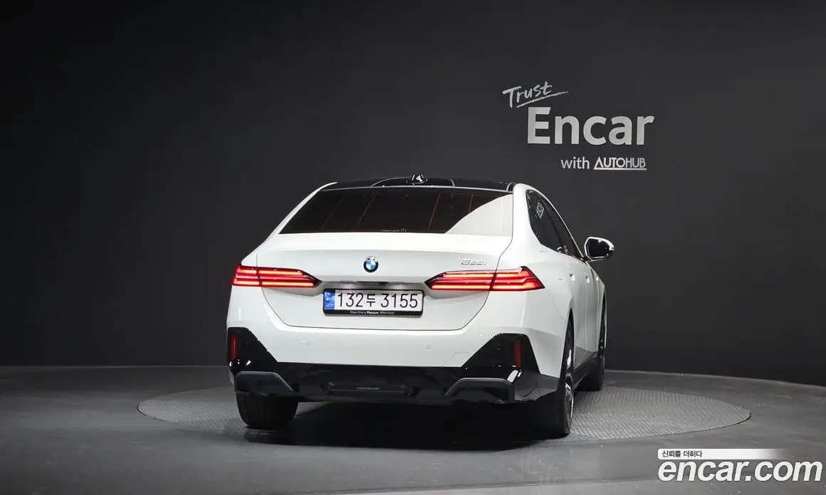 BMW 5 серия 2023 2.0 автомат (гидро), фото 4