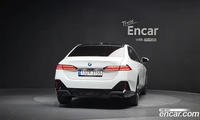 BMW 5 серия 2023 2.0 автомат (гидро), миниатюра 4