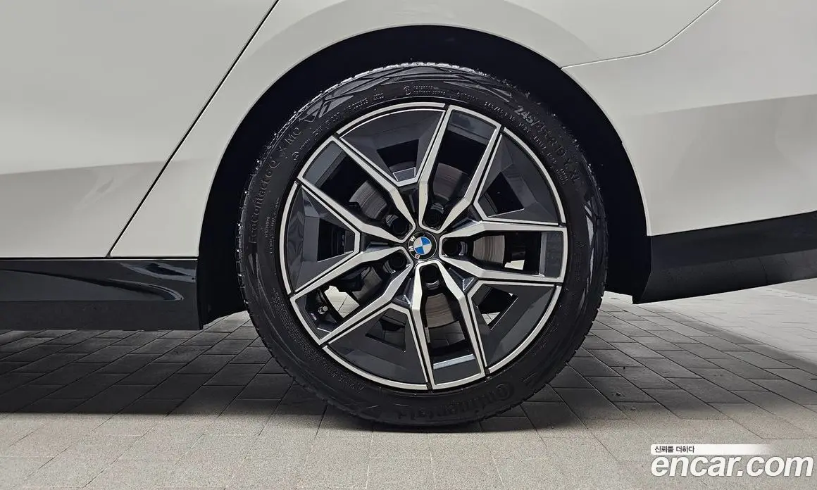 BMW 5 серия 2023 2.0 автомат (гидро), фото 7