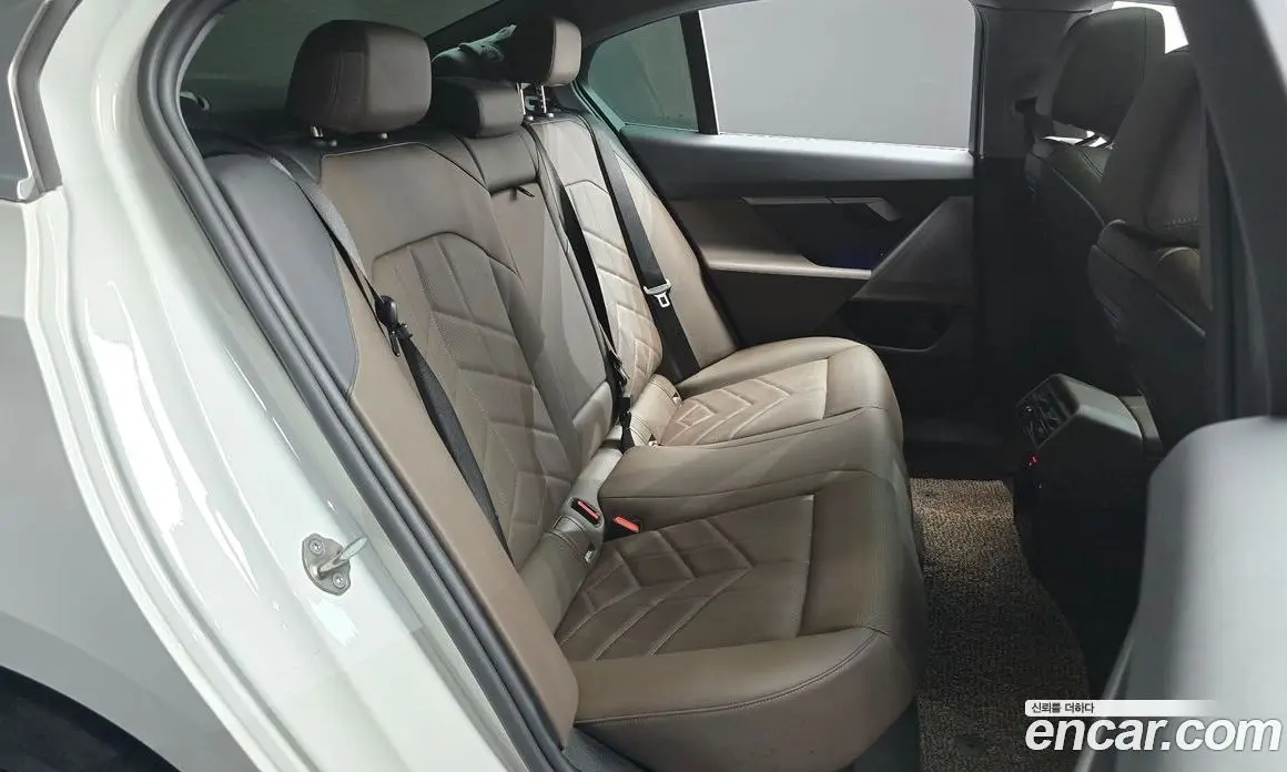 BMW 5 серия 2024 2.0 автомат (гидро), фото 17
