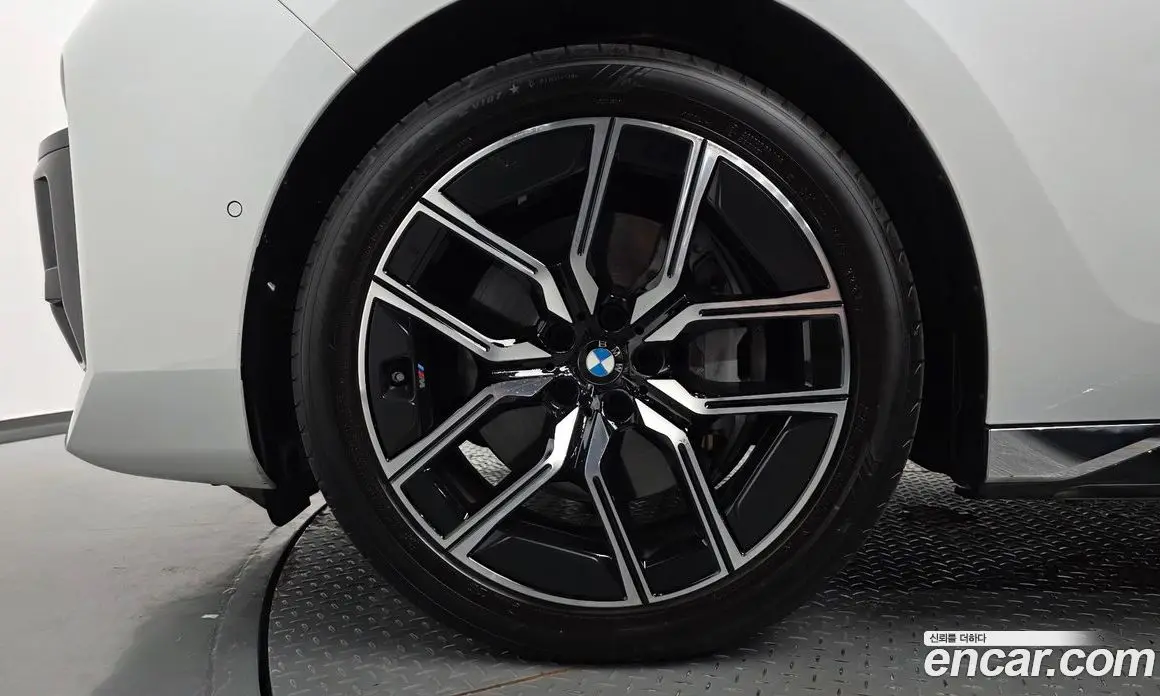 BMW 7 серия 2024 3.0 автомат (гидро), фото 4 BMW 7 серия 2024 3.0 автомат (гидро), фото 4