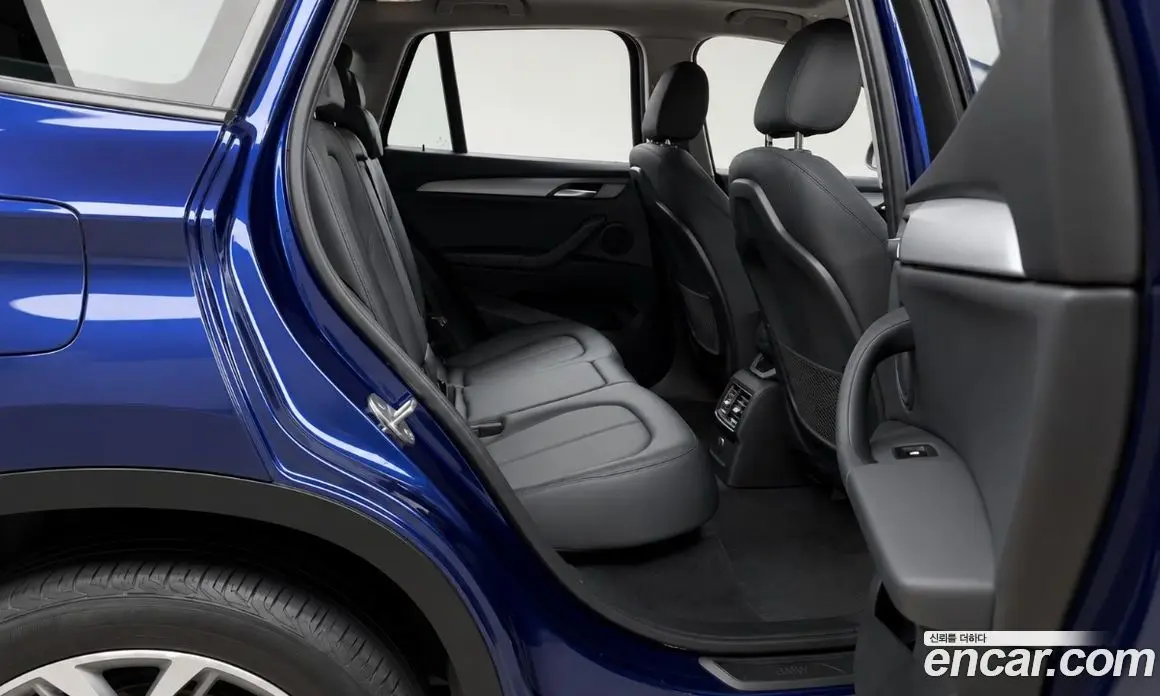 BMW X1 2018 2.0 автомат (гидро), фото 17