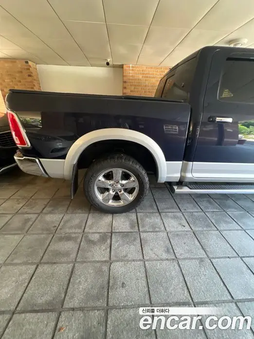 Dodge Ram Pick Up 2014 5.7 автомат (гидро), фото 5 Dodge Ram Pick Up 2014 5.7 автомат (гидро), фото 5