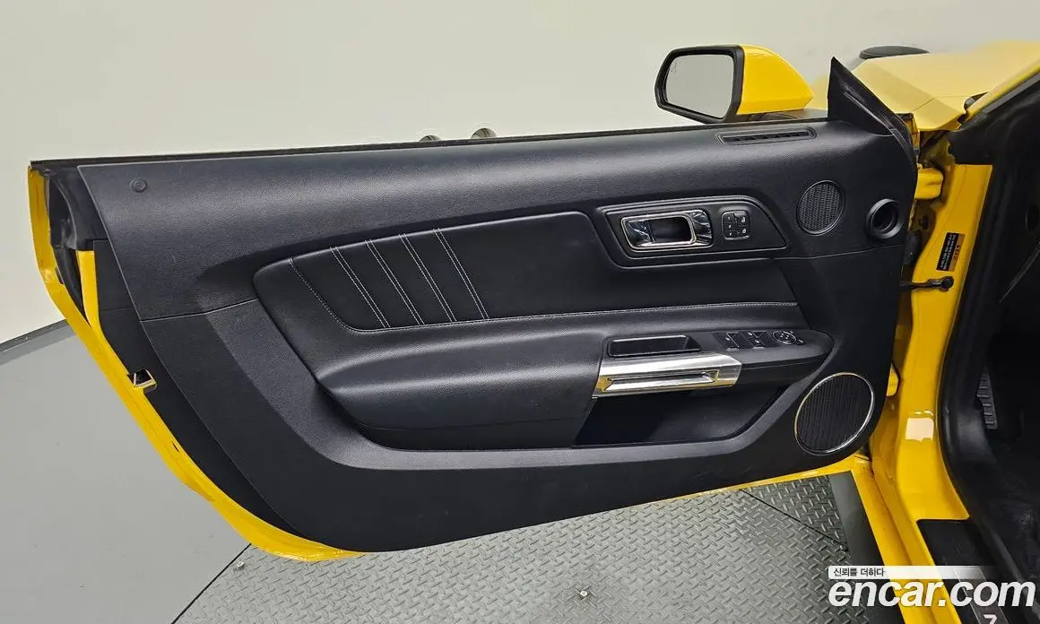 Ford Mustang 2017 2.3 автомат (гидро), фото 13