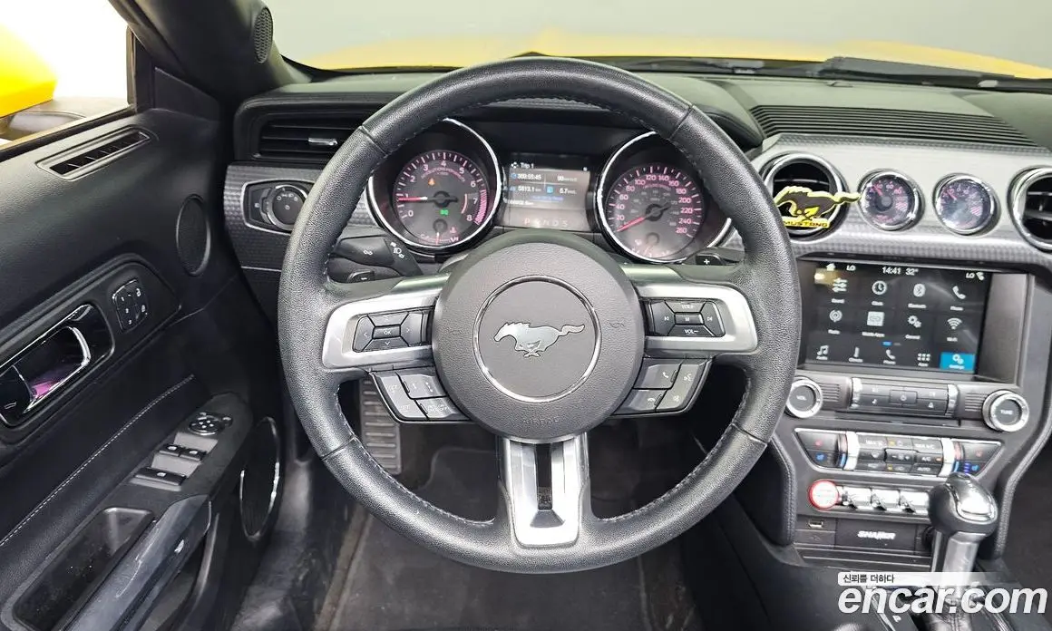 Ford Mustang 2017 2.3 автомат (гидро), фото 17