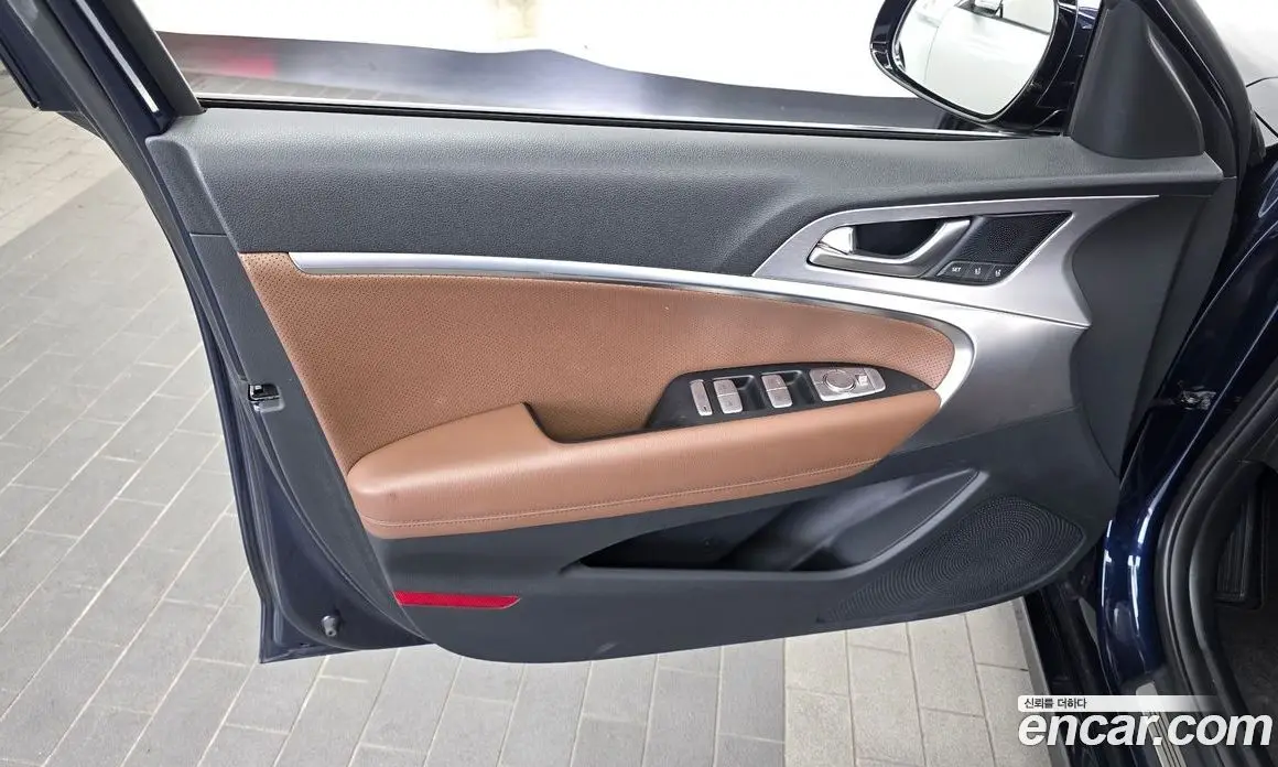 Genesis G70 2018 2.2 автомат (гидро), фото 14 Genesis G70 2018 2.2 автомат (гидро), фото 14