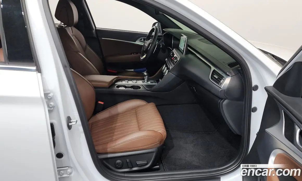 Genesis G70 2019 2.0 автомат (гидро), фото 16 Genesis G70 2019 2.0 автомат (гидро), фото 16
