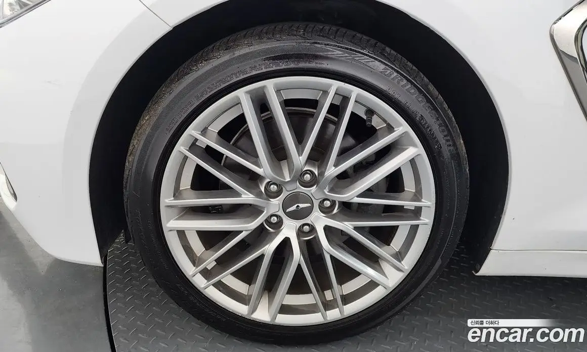 Genesis G70 2019 2.0 автомат (гидро), фото 5 Genesis G70 2019 2.0 автомат (гидро), фото 5
