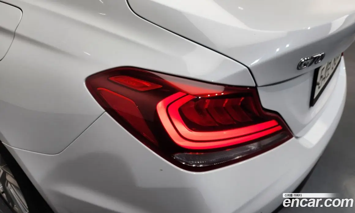 Genesis G70 2019 2.0 автомат (гидро), фото 9 Genesis G70 2019 2.0 автомат (гидро), фото 9