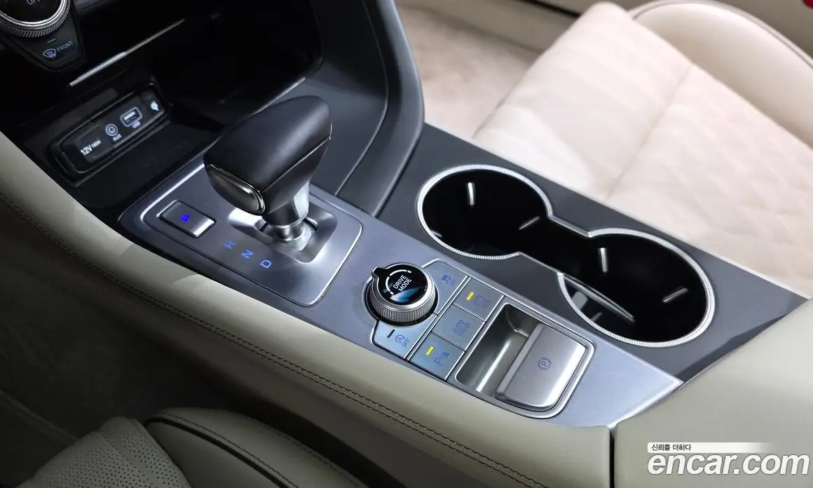 Genesis G70 2019 2.0 автомат (гидро), фото 12 Genesis G70 2019 2.0 автомат (гидро), фото 12