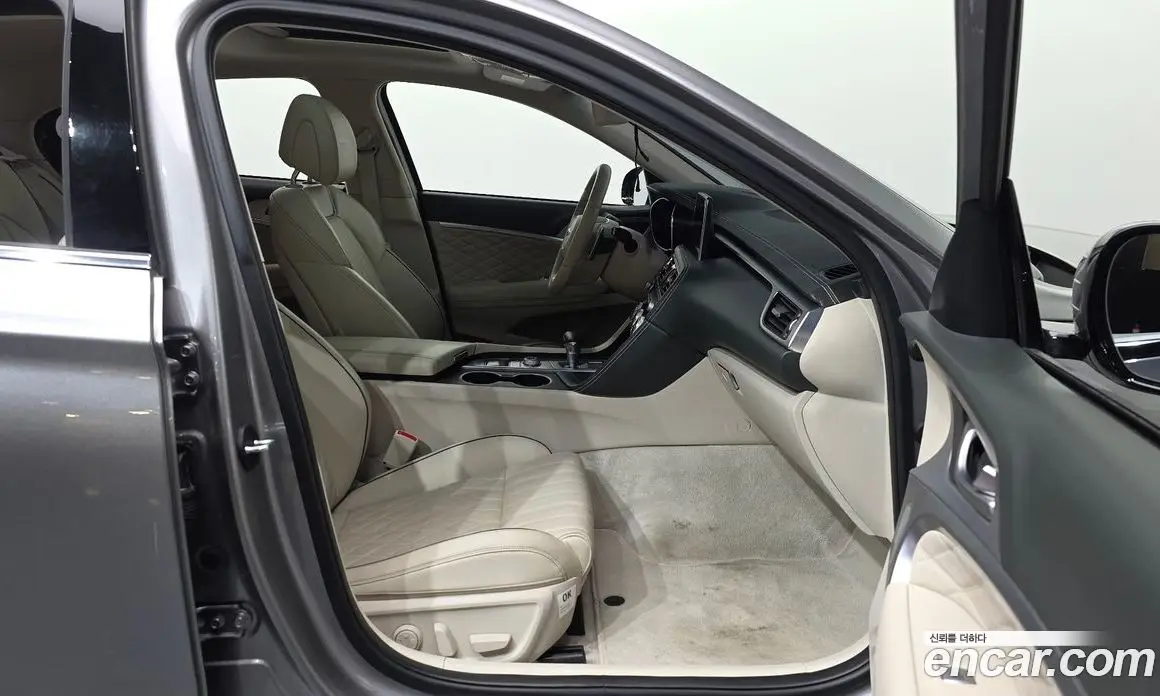 Genesis G70 2019 2.0 автомат (гидро), фото 17 Genesis G70 2019 2.0 автомат (гидро), фото 17