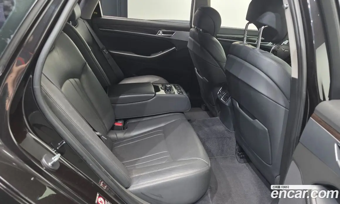 Genesis G80 2017 3.3 автомат (гидро), фото 17 Genesis G80 2017 3.3 автомат (гидро), фото 17