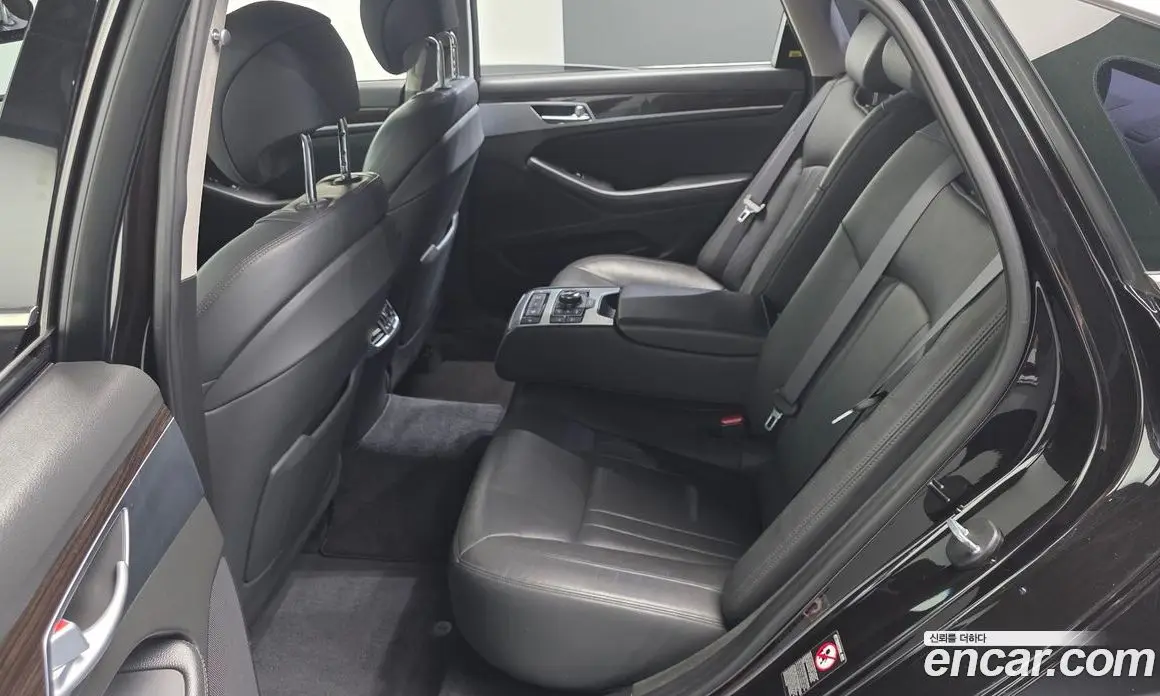 Genesis G80 2017 3.3 автомат (гидро), фото 18 Genesis G80 2017 3.3 автомат (гидро), фото 18