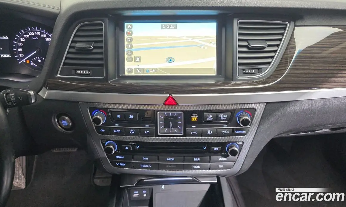 Genesis G80 2017 3.3 автомат (гидро), фото 20 Genesis G80 2017 3.3 автомат (гидро), фото 20