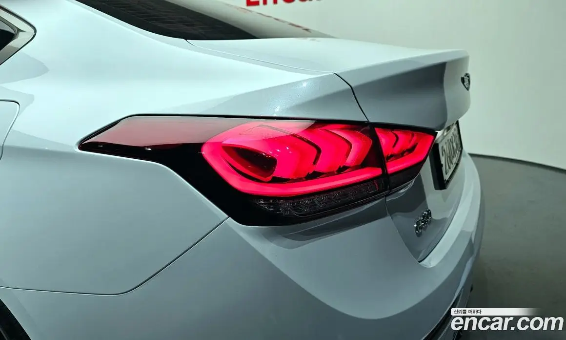 Genesis G80 2018 3.3 автомат (гидро), фото 8 Genesis G80 2018 3.3 автомат (гидро), фото 8
