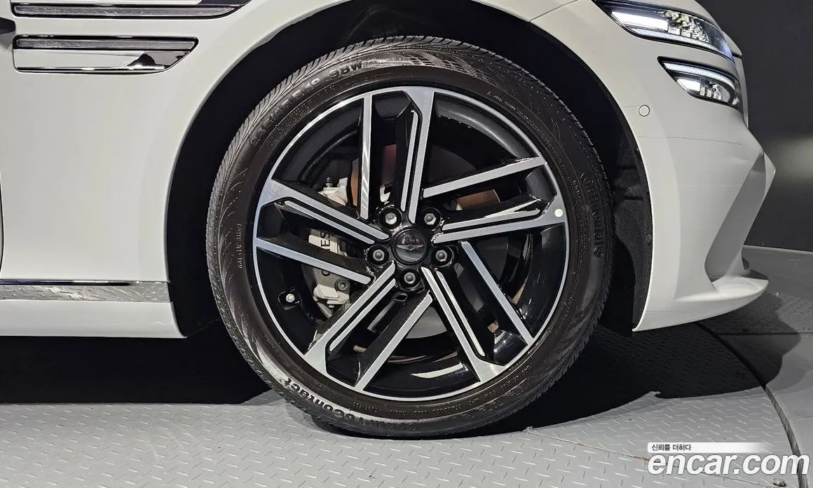 Genesis G80 2025 2.5 автомат (гидро), фото 6